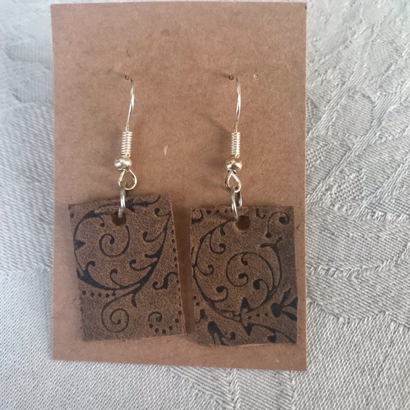 Earrings - Picture 5 of 5